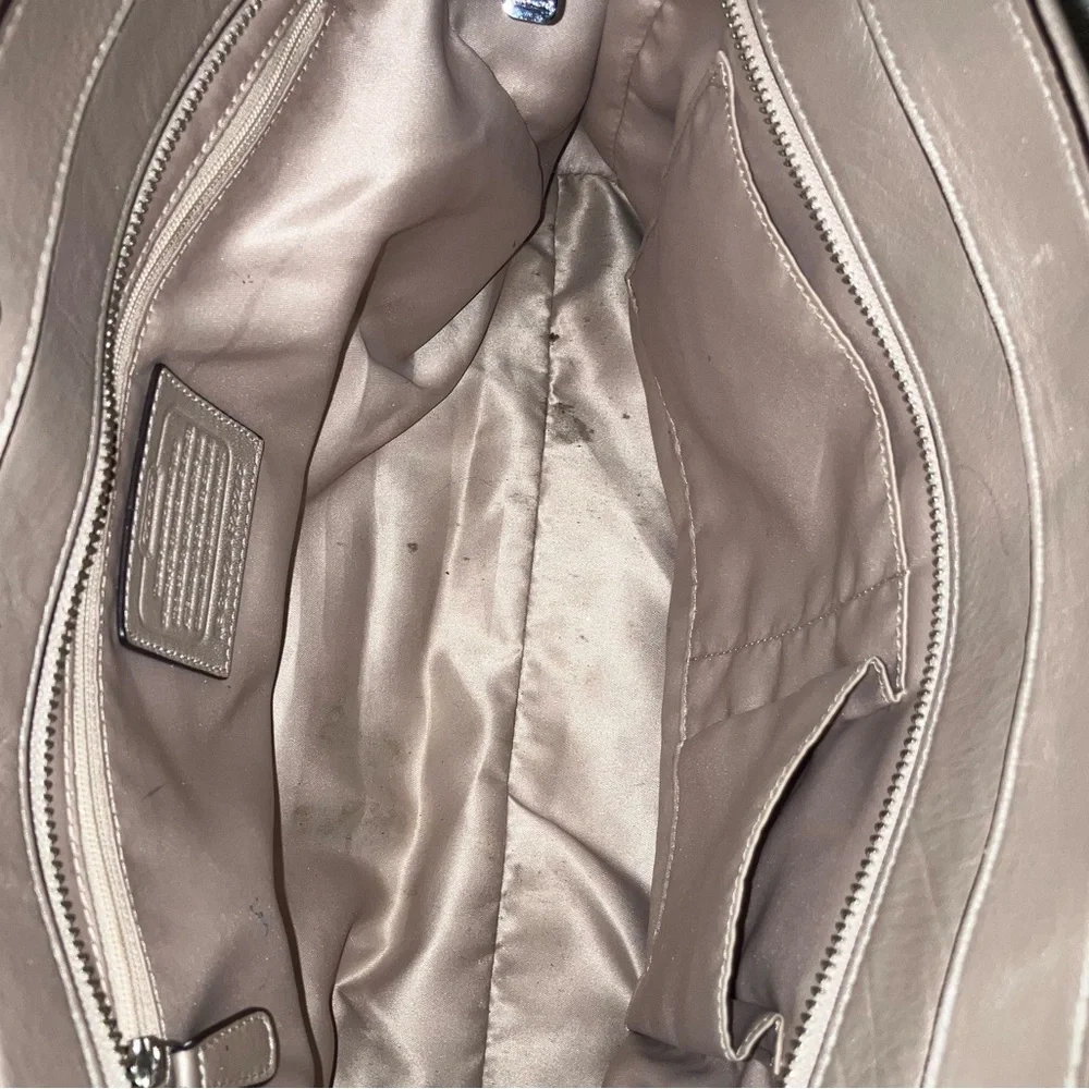 Coach Gold Metallic Tote Bag with Structured Design - Picture 9 of 12